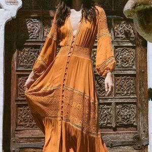 Olivia Luxe Lace Midi Dress maple M